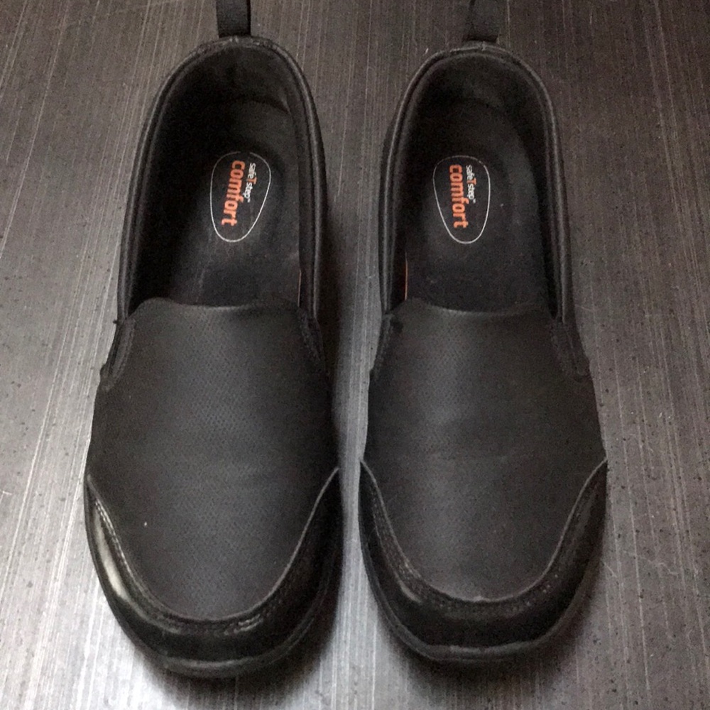 Non slip work shoes